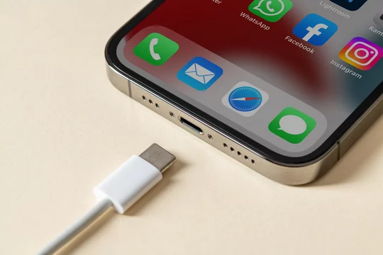 Замена разъема зарядки на iPhone в Новосибирске